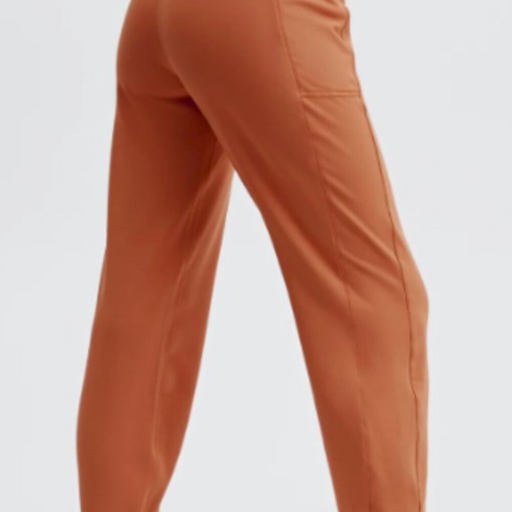 Fabletics NWT High-Waisted Cold Weather Pocket Jogger in Sequoia XL 12 14